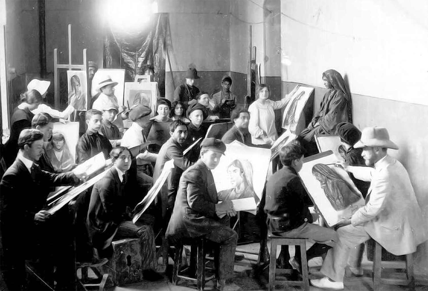 Abel Pann teaching, 1912