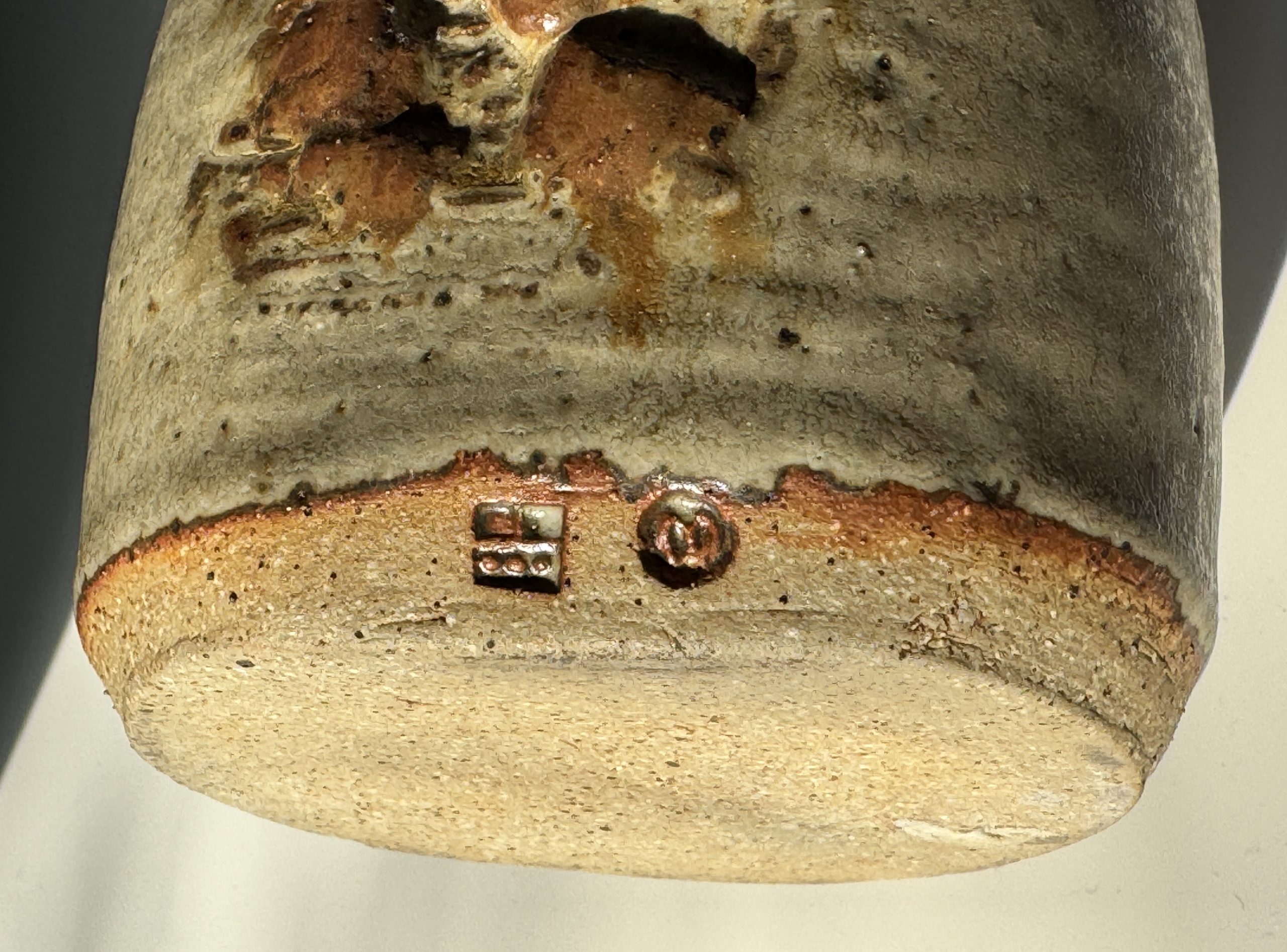 Ian Sprague pottery — base mark