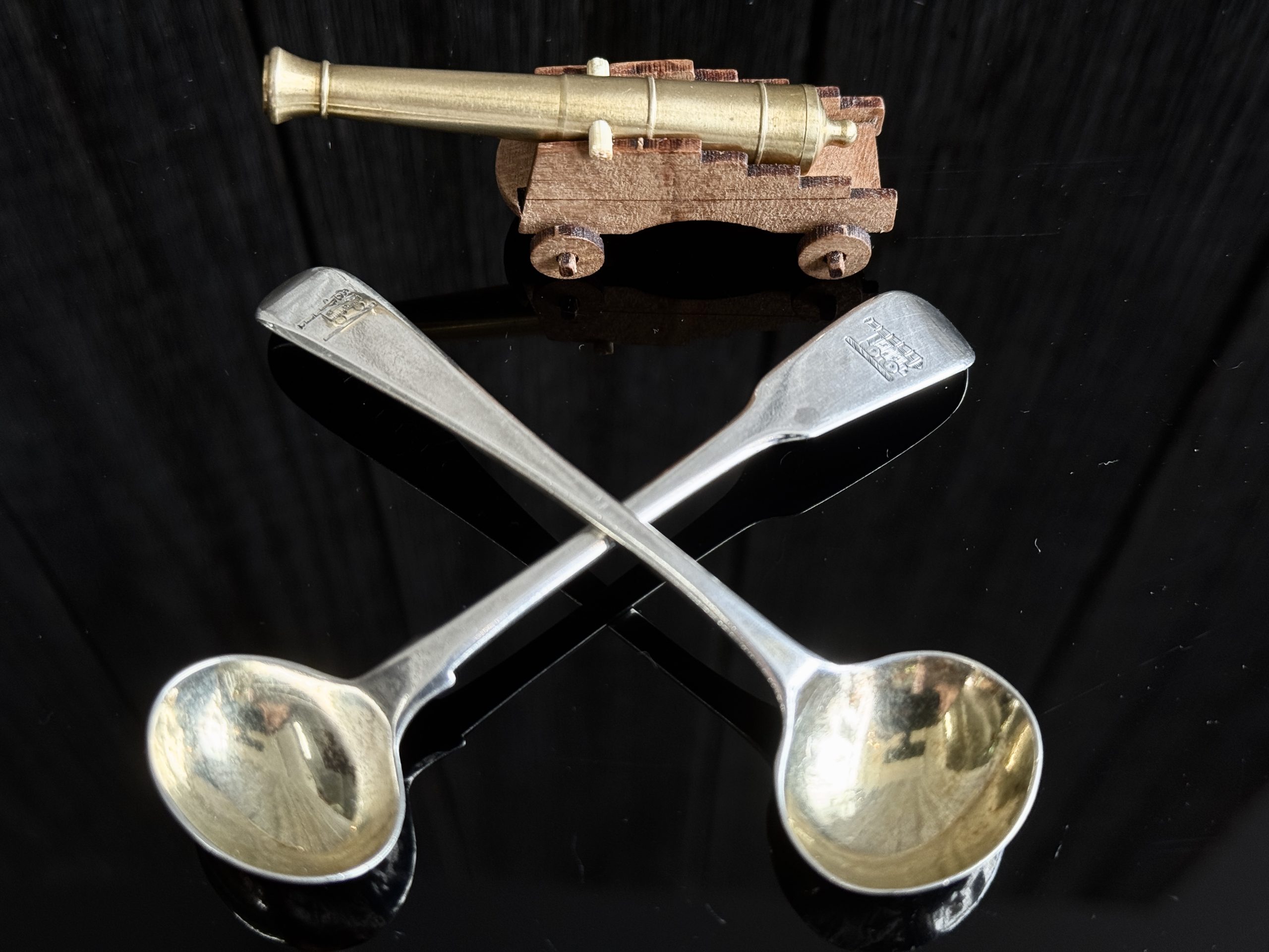 Cannon family armorial silver — crest detail